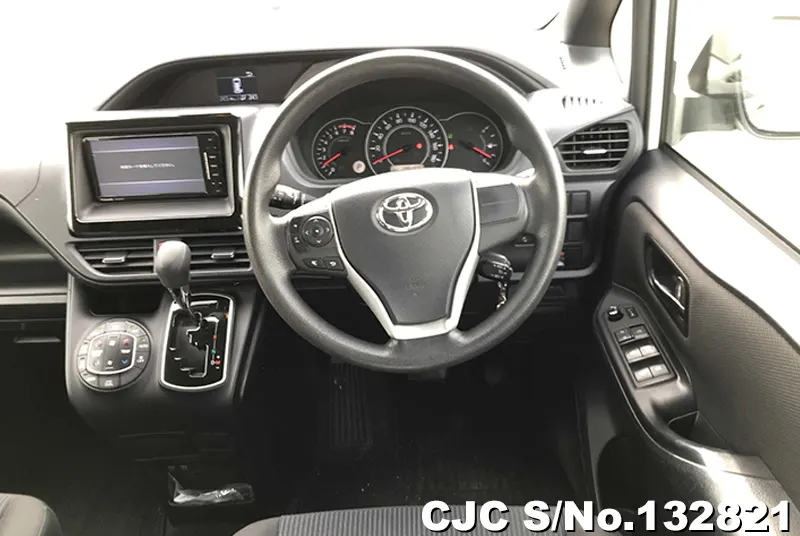 2018 Toyota / Voxy Stock No. 132821