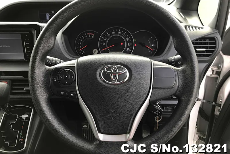 2018 Toyota / Voxy Stock No. 132821