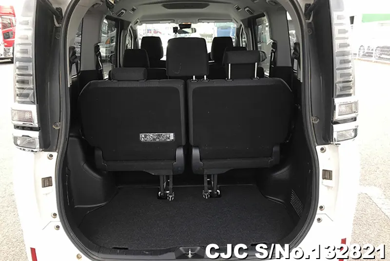 2018 Toyota / Voxy Stock No. 132821