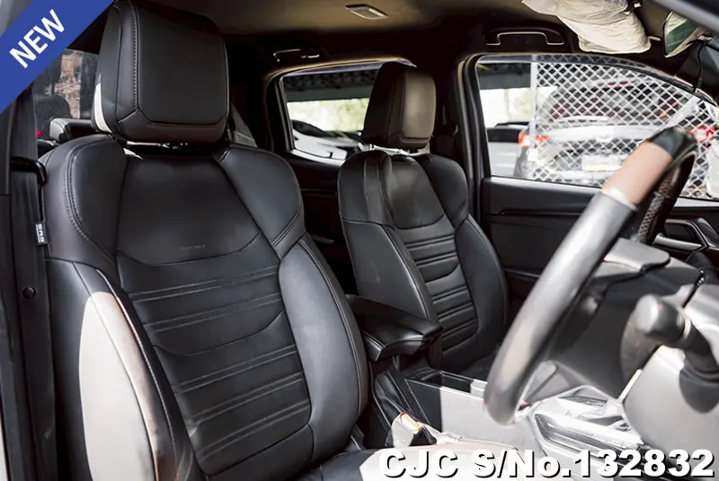 Isuzu D-Max in Gray for Sale Image 11