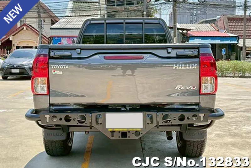 Toyota Hilux in Gray for Sale Image 5