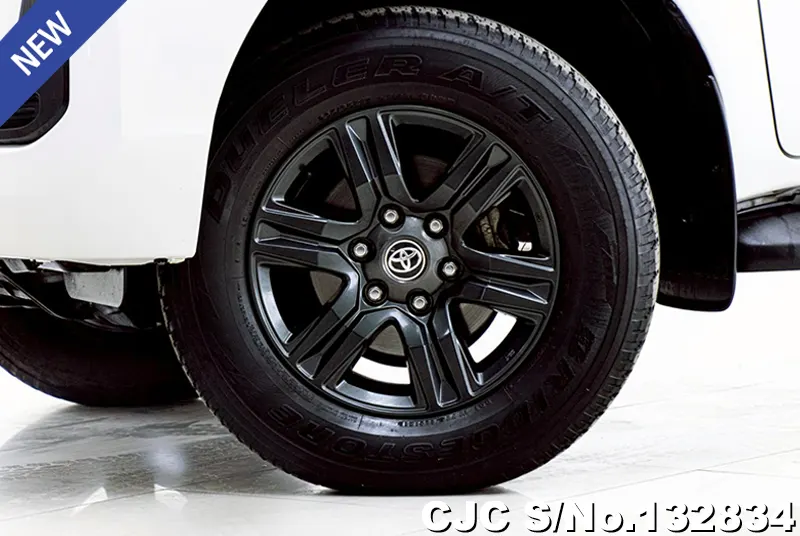 Toyota Hilux in White for Sale Image 11