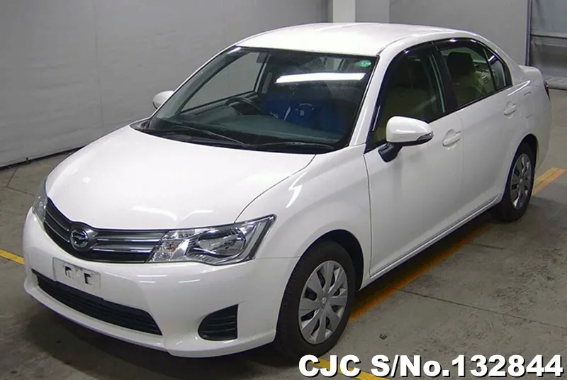 2013 Toyota / Corolla Axio Stock No. 132844