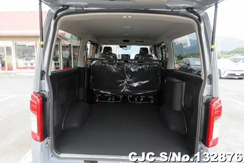 2025 Nissan / Caravan Stock No. 132876