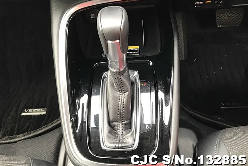 Honda Vezel in Gray for Sale Image 13