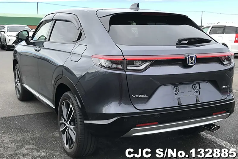 Honda Vezel in Gray for Sale Image 1