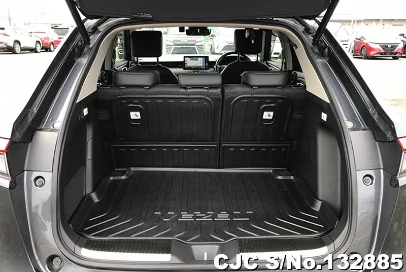 Honda Vezel in Gray for Sale Image 8