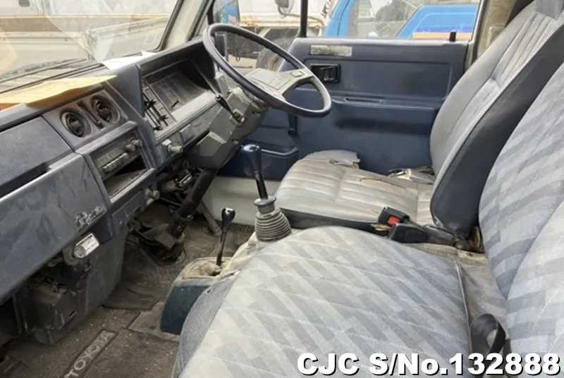 1988 Toyota / Hiace Truck Stock No. 132888