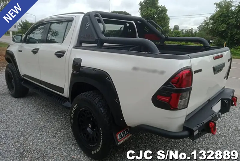Toyota Hilux in White for Sale Image 1