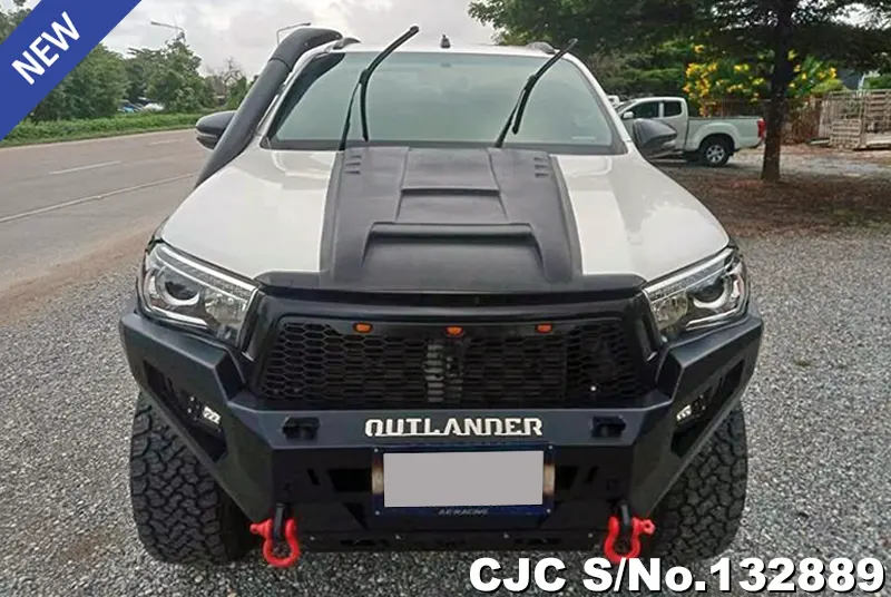 Toyota Hilux in White for Sale Image 4