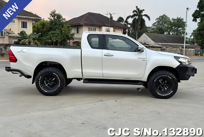 2016 Toyota / Hilux / Revo Stock No. 132890