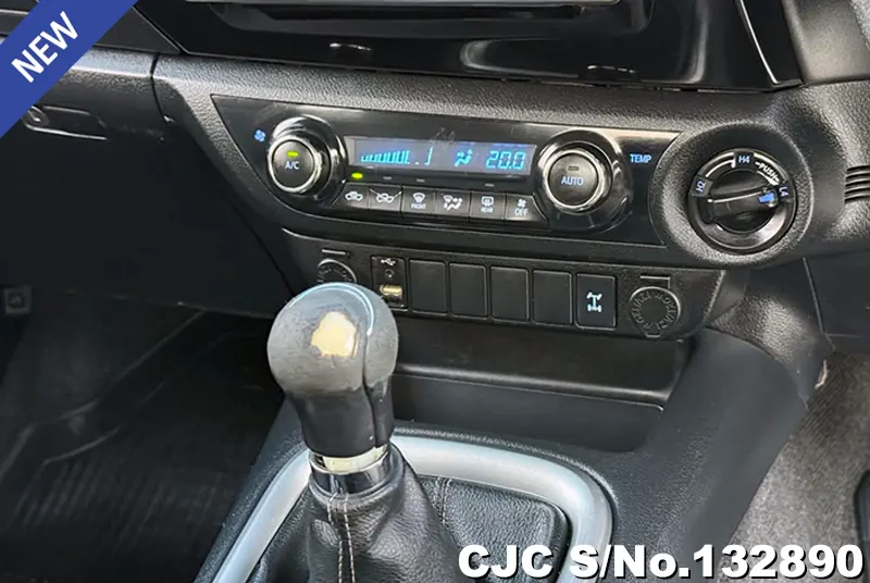 2016 Toyota / Hilux / Revo Stock No. 132890