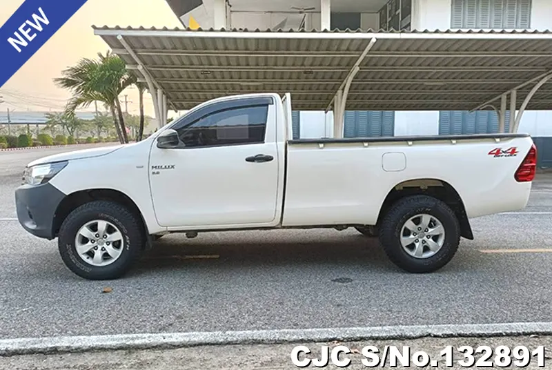 2017 Toyota / Hilux / Revo Stock No. 132891