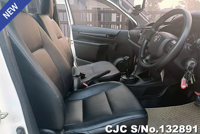 2017 Toyota / Hilux / Revo Stock No. 132891