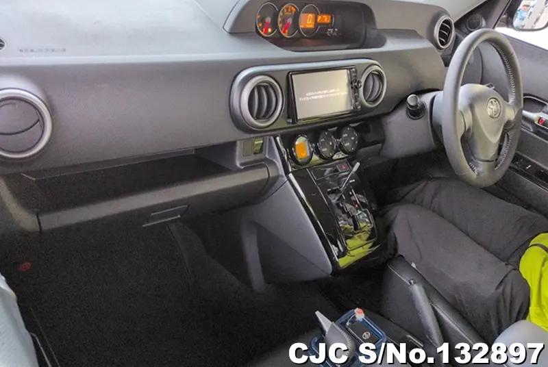 2015 Toyota / Corolla Rumion Stock No. 132897