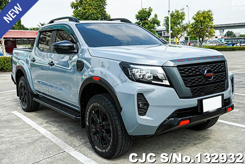 Nissan / Navara auto