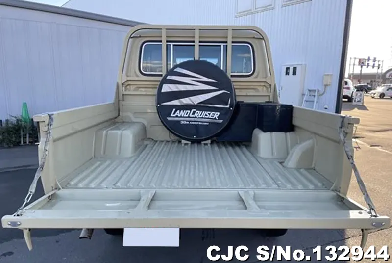 2015 Toyota / Land Cruiser Stock No. 132944