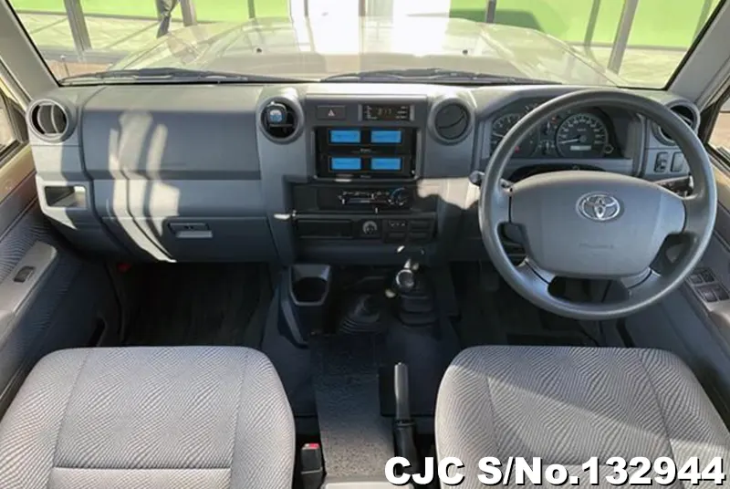 2015 Toyota / Land Cruiser Stock No. 132944