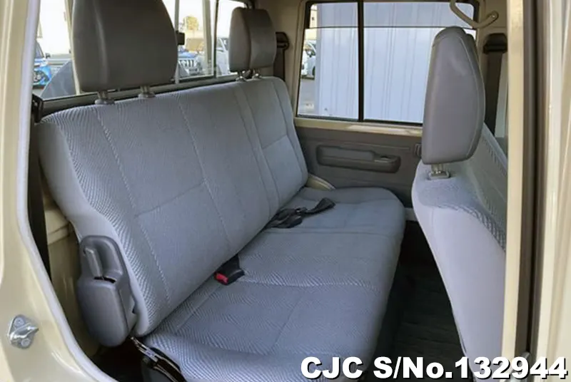 2015 Toyota / Land Cruiser Stock No. 132944