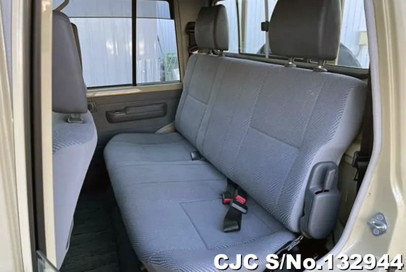 2015 Toyota / Land Cruiser Stock No. 132944