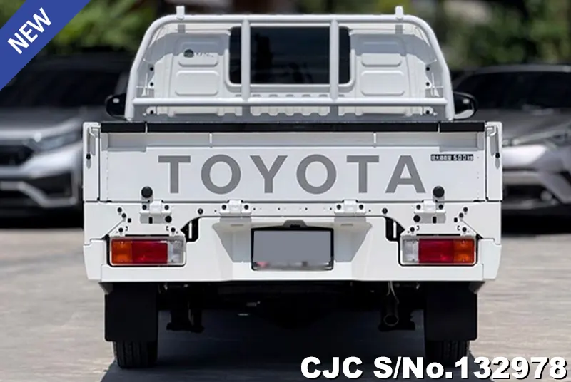 2024 Toyota / Hilux / Champ Stock No. 132978