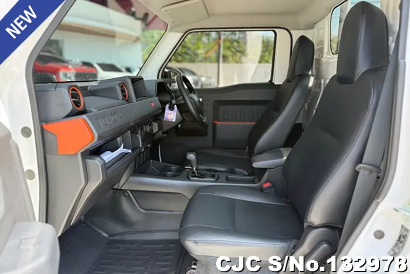 2024 Toyota / Hilux / Champ Stock No. 132978