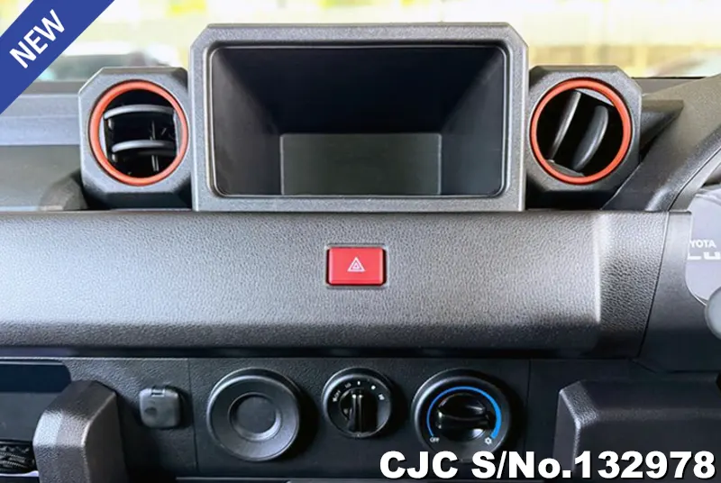 2024 Toyota / Hilux / Champ Stock No. 132978