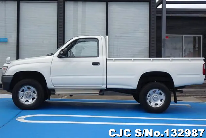 2003 Toyota / Hilux Stock No. 132987