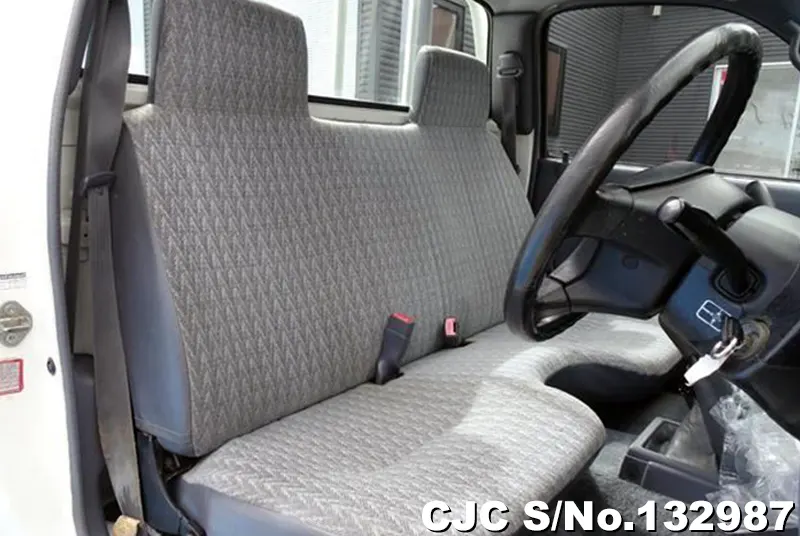 2003 Toyota / Hilux Stock No. 132987