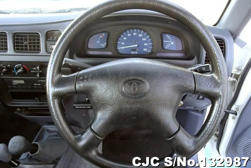 2003 Toyota / Hilux Stock No. 132987