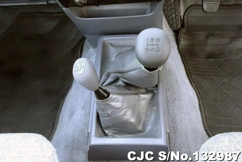 2003 Toyota / Hilux Stock No. 132987