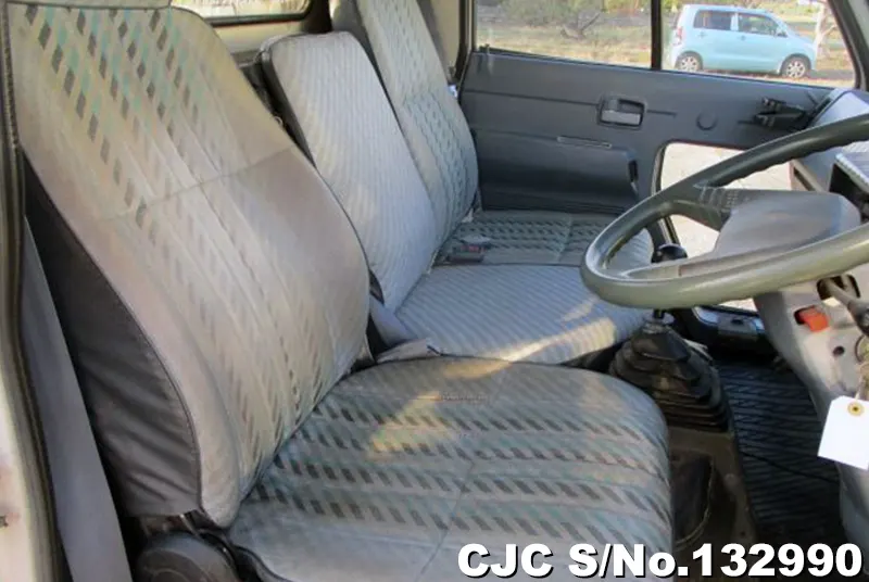 1992 Isuzu / Elf Stock No. 132990