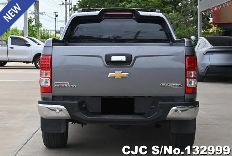 Chevrolet Colorado in Gray for Sale Image 3