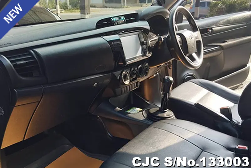 Toyota Hilux in Silver for Sale Image 5