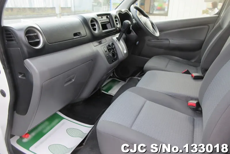 2014 Nissan / Caravan Stock No. 133018