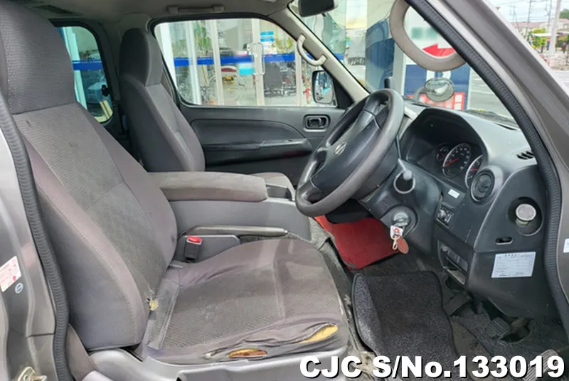 2011 Nissan / Caravan Stock No. 133019