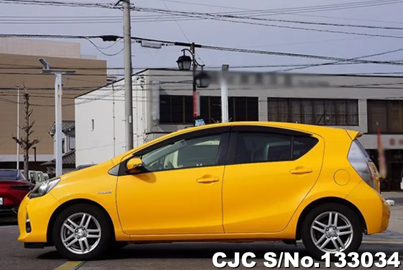 2012 Toyota / Aqua Stock No. 133034