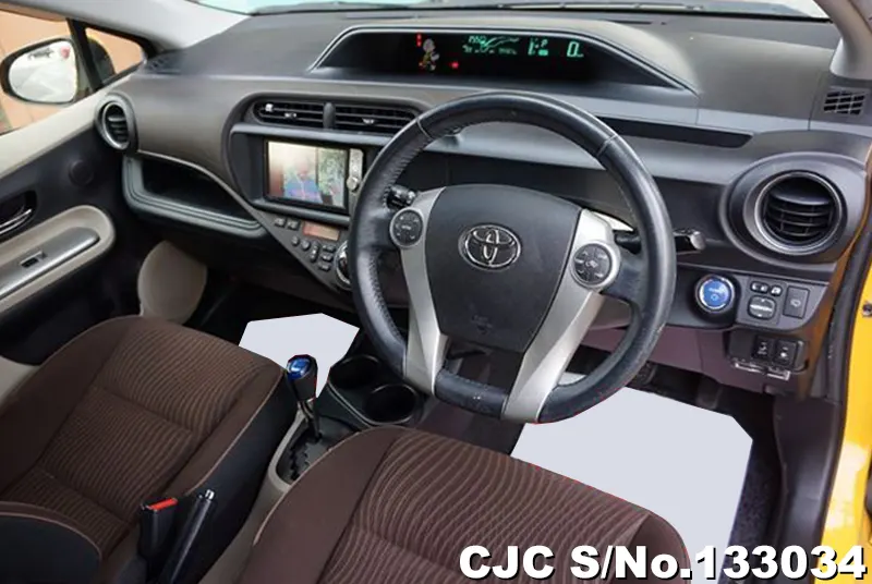 2012 Toyota / Aqua Stock No. 133034