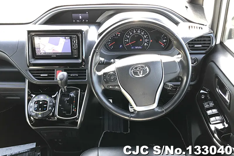 2018 Toyota / Voxy Stock No. 133040