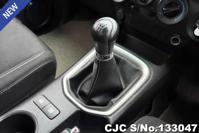 2019 Toyota / Hilux / Revo Stock No. 133047