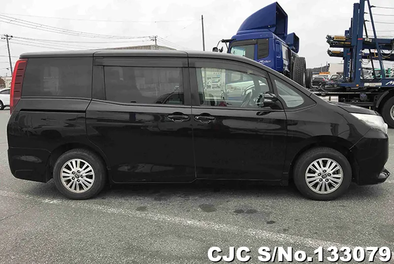 2016 Toyota / Noah Stock No. 133079
