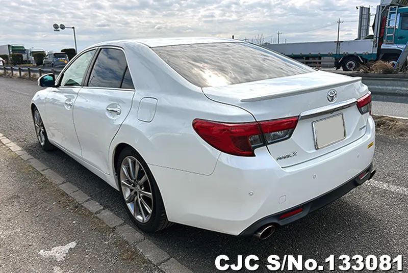Toyota Mark X in Pearl for Sale Image 1