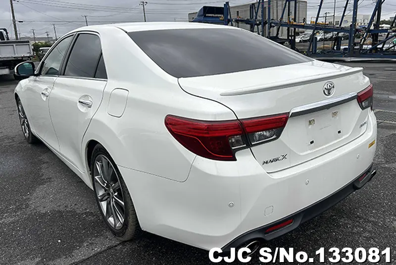 Toyota Mark X in Pearl for Sale Image 1
