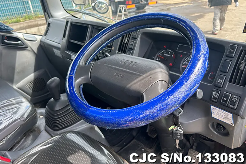 2013 Isuzu / Elf Stock No. 133083