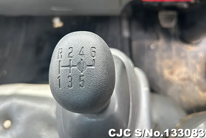 2013 Isuzu / Elf Stock No. 133083