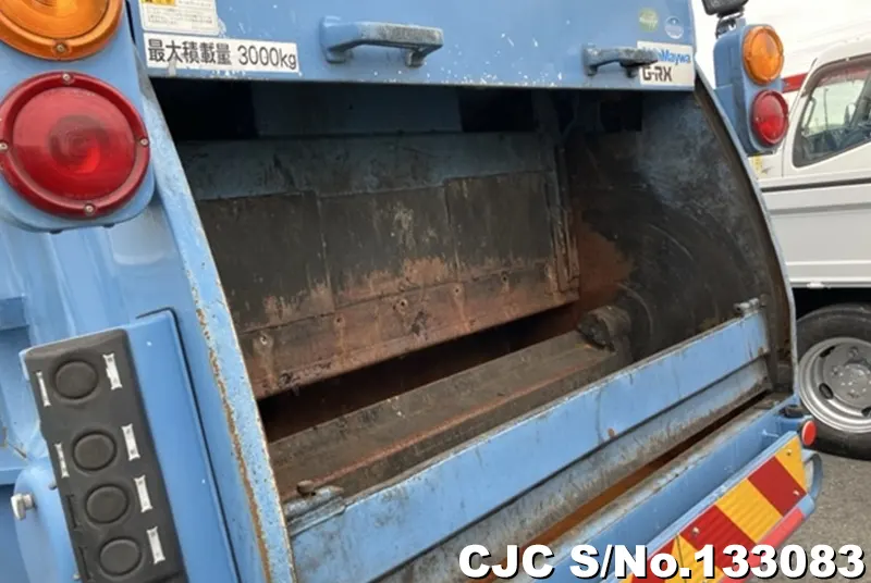 2013 Isuzu / Elf Stock No. 133083