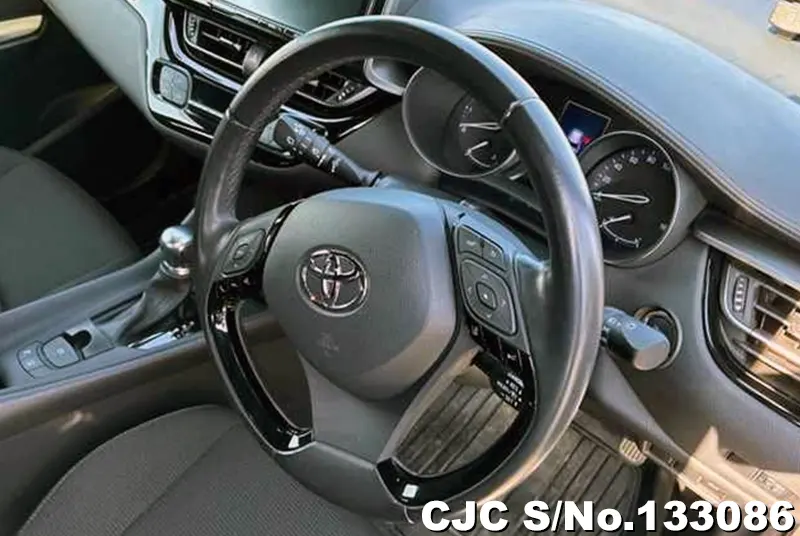 2017 Toyota / C-HR Stock No. 133086