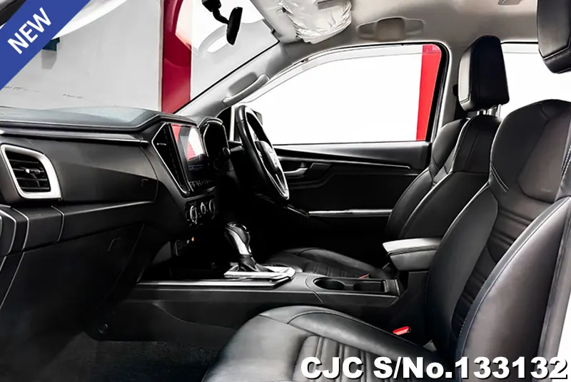 Isuzu D-Max in White for Sale Image 8