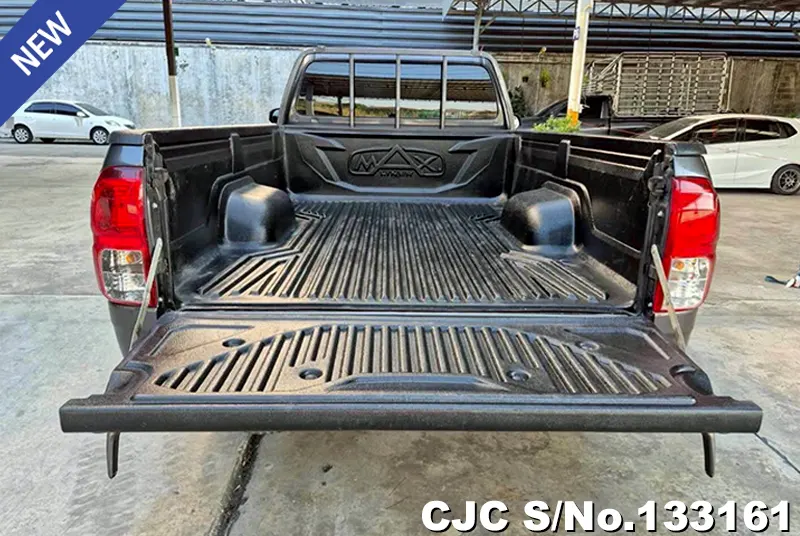 Toyota Hilux in Gray for Sale Image 6