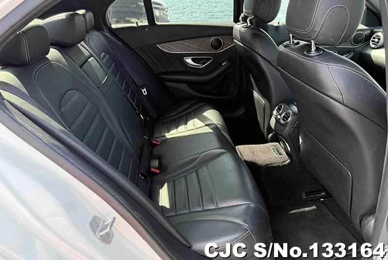 Mercedes Benz C Class in white for Sale Image 11